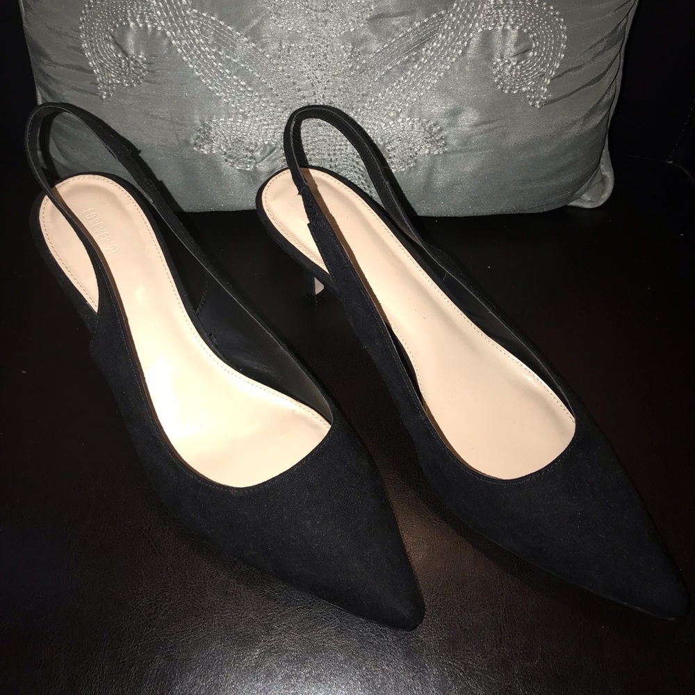 Forever 21 Black Suede Pumps